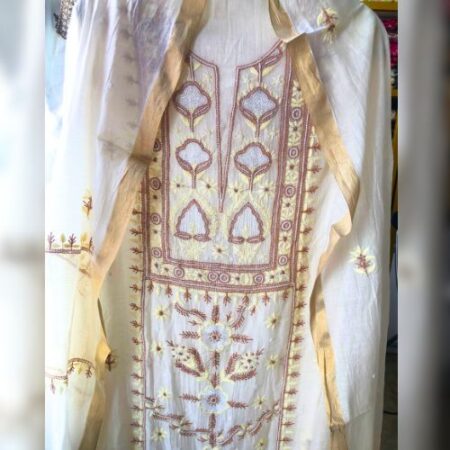 Elegance in every thread, Chikankari on Soft Mul Chanderi.