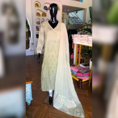 Elegance in every thread, Chikankari on muslin with resham thread.