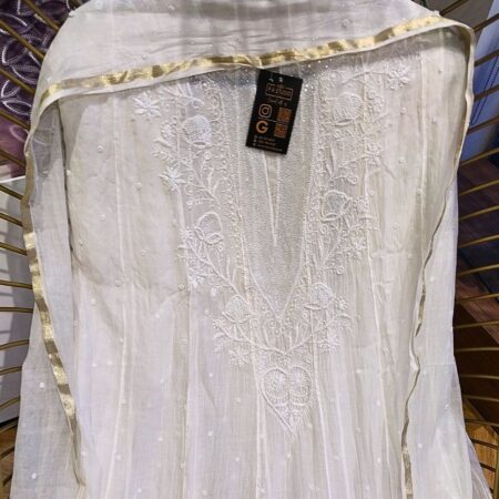 Elegance in every thread, Chikankari on Mul Chanderi with poth work and cutdana work.