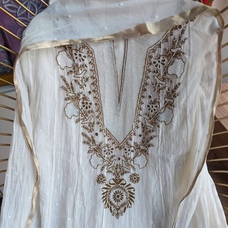 Elegance in every thread, Chikankari on Mul Chanderi with poth work and cutdana work.