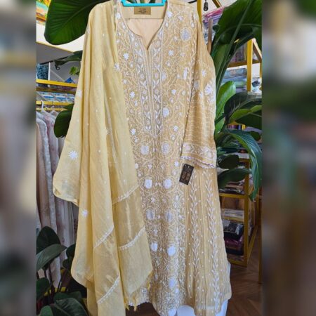 Elegance in every thread, Chikankari on Mul mul with poth work and cutdana work.