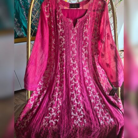 Elegance in every thread, Chikankari on Mul mul with thread work and banarasi brocade.