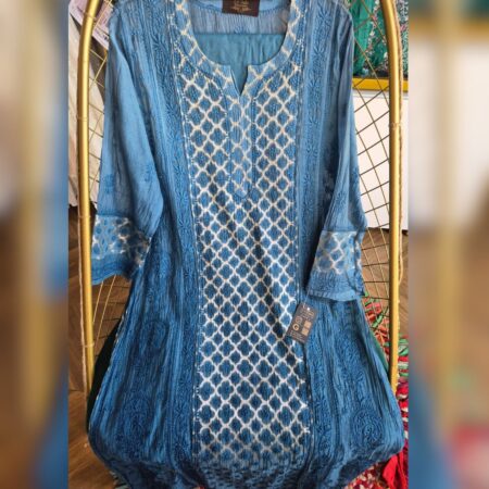 Elegance in every thread, Chikankari on Mul mul with thread work and banarasi brocade.